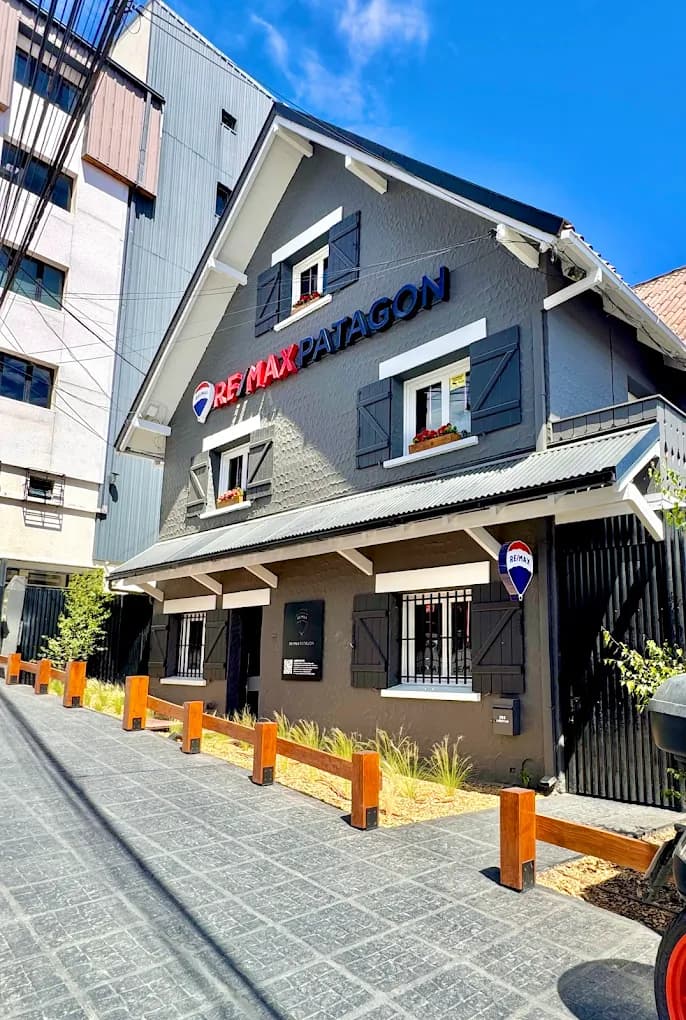 Oficina REMAX Patagon — Libertad 293, Bariloche